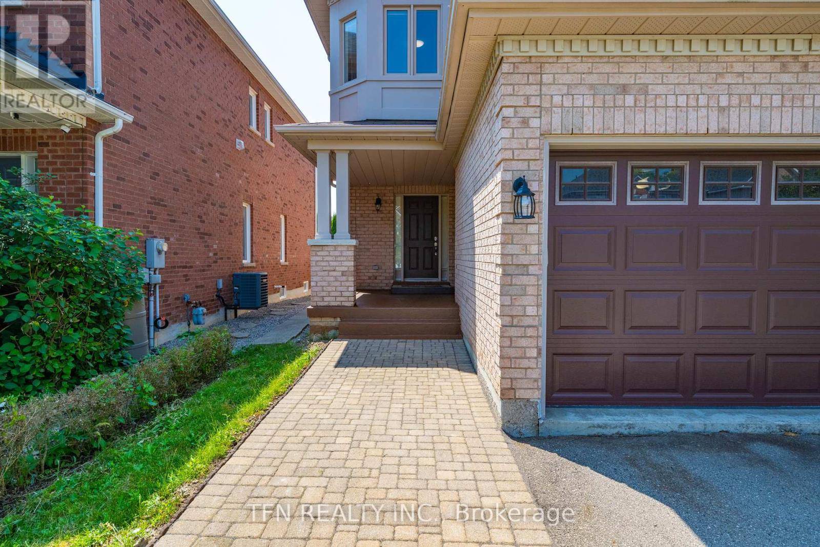 Richmond Hill (westbrook), ON L4S2W2,75 EAGLE PEAK DRIVE