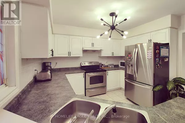 Richmond Hill (rouge Woods), ON L4S1W2,12 INDIGO STREET