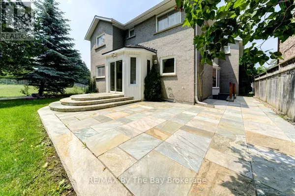 Richmond Hill (south Richvale), ON L4C6R9,145 OLD SURREY LANE