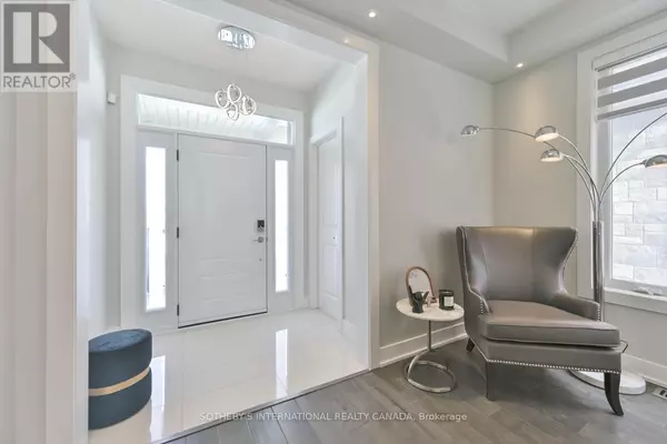 East Gwillimbury (holland Landing), ON L9N0V1,45 CRIMSON KING WAY