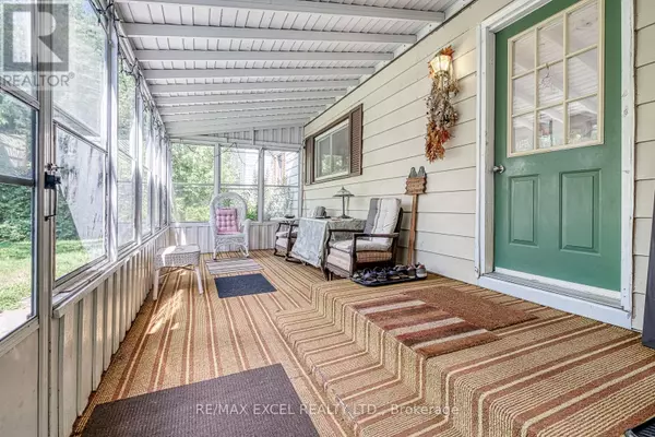 Georgina (virginia), ON L0E1N0,124 MOORE'S BEACH ROAD