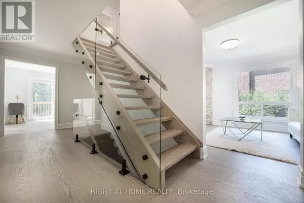 Markham (thornhill), ON L3T2N1,29 VANWOOD ROAD