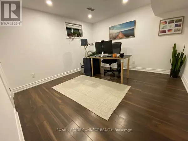 Richmond Hill (north Richvale), ON L4C7T1,43 Tomlin CRES #Lower