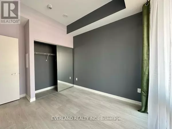 Richmond Hill (south Richvale), ON L4C1Z8,8868 Yonge ST #709E