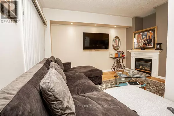 Richmond Hill (westbrook), ON L4C4M2,100 Elgin Mills RD West #42