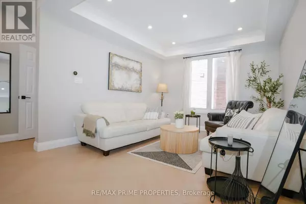 Richmond Hill (oak Ridges), ON L4E4P9,54 VITLOR DRIVE