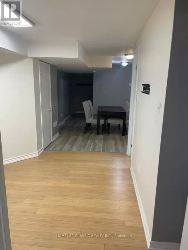 Richmond Hill (crosby), ON L4C1W3,102 Church ST South #Lower