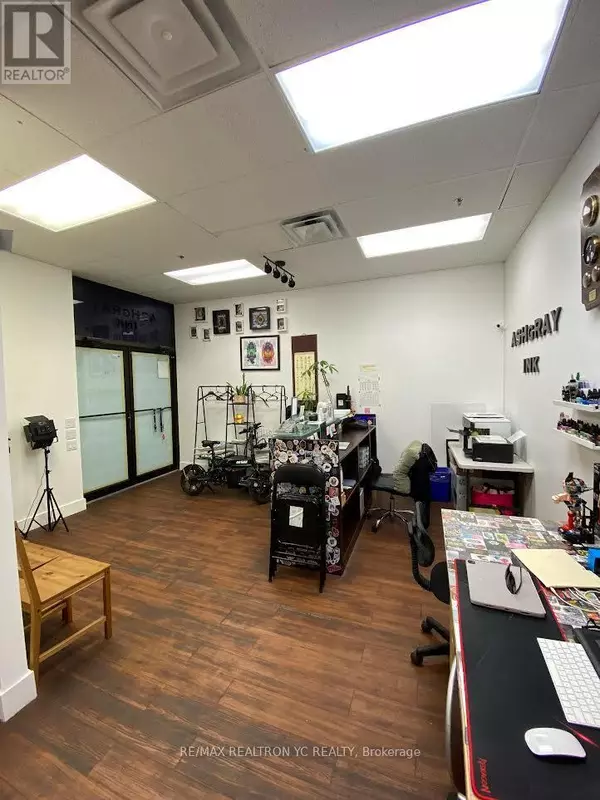 Vaughan (crestwood-springfarm-yorkhill), ON L4J6X3,398 Steeles AVE West #215
