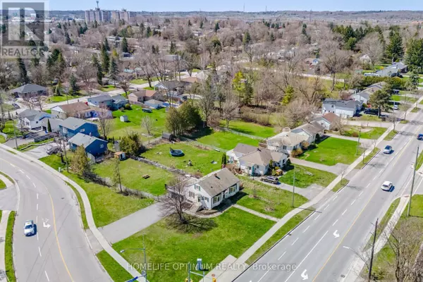 Newmarket (central Newmarket), ON L3Y1J4,132 EAGLE STREET