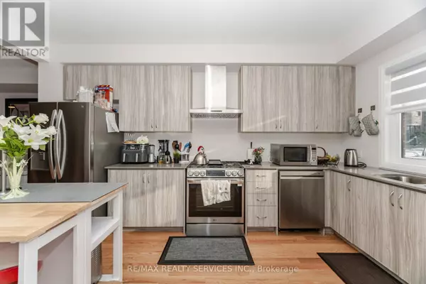 Bradford West Gwillimbury (bradford), ON L3Z4M2,220 Dissette ST #12