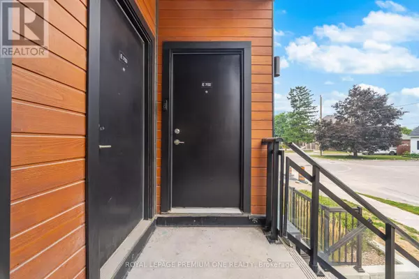 Vaughan (vaughan Grove), ON L4L0J1,48 COLES AVE ##702