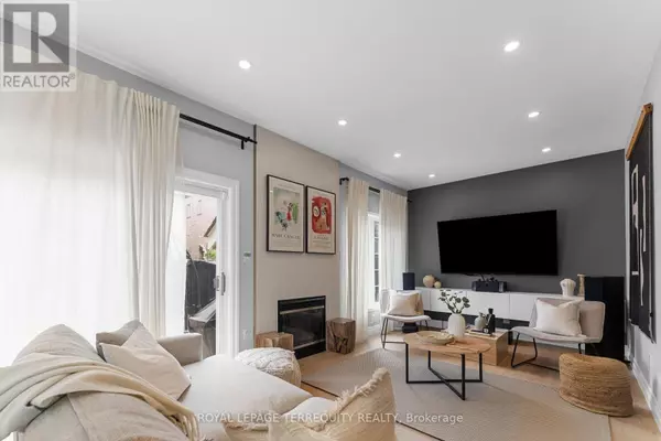 Richmond Hill (oak Ridges), ON L4E4V6,112 THOMAS LEGGE CRESCENT