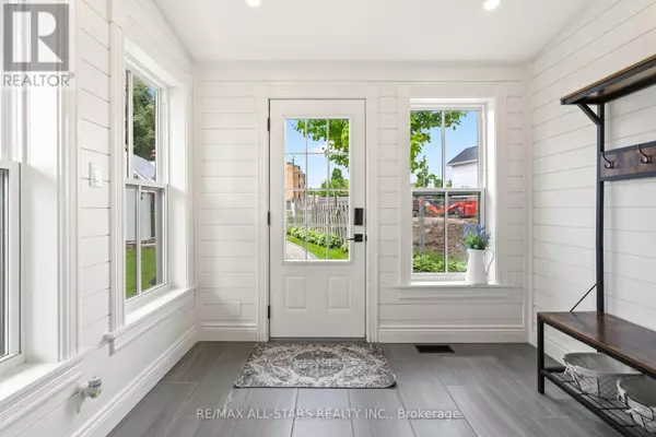 Uxbridge, ON L9P1E6,31 KING STREET W