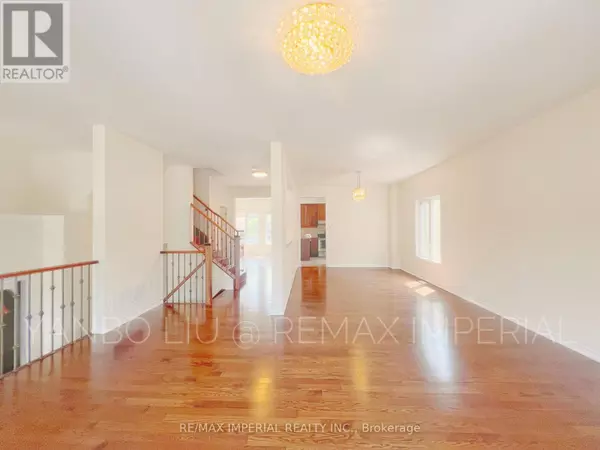 Newmarket (woodland Hill), ON L3X0C1,155 ART WEST AVENUE