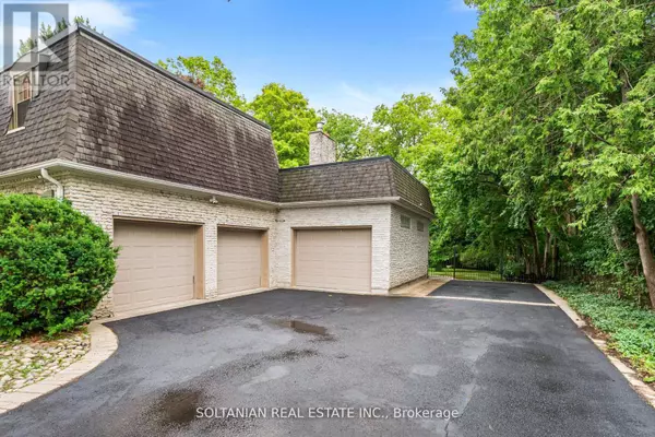 Markham (bayview Glen), ON L3T2X5,24 LAURELEAF ROAD