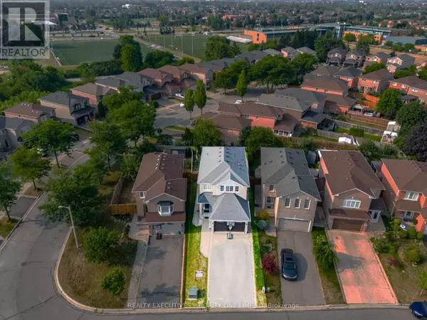 Vaughan (maple), ON L6A2X1,105 SOLWAY AVENUE