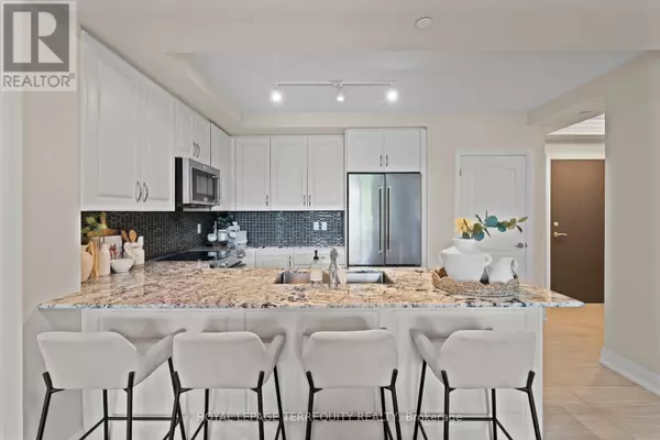 Whitchurch-stouffville (stouffville), ON L4A4R5,25 Baker Hill BLVD #207