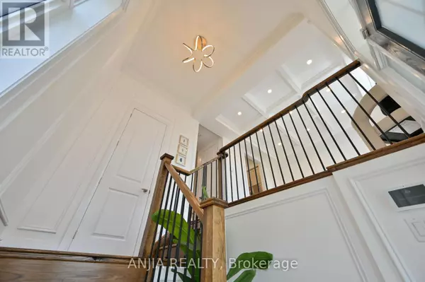 Richmond Hill (south Richvale), ON L4C1C2,37 DUNCOMBE LANE
