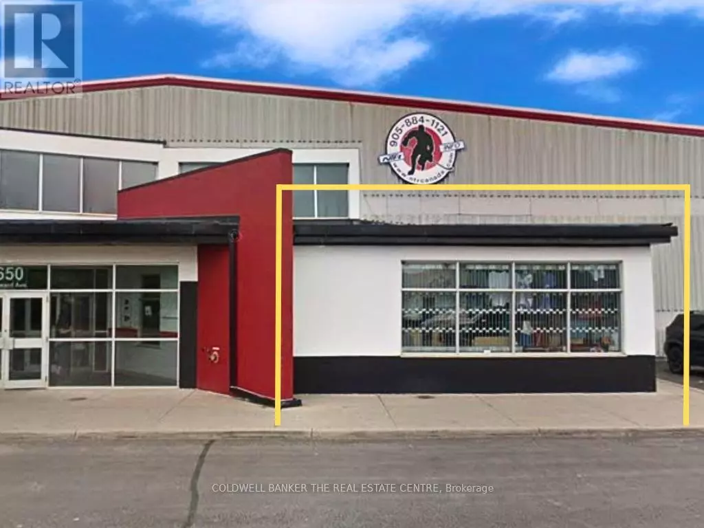 Richmond Hill (devonsleigh), ON L4C0S1,MAIN FL ROOM - 650 EDWARD AVENUE