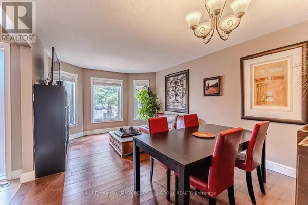 Bradford West Gwillimbury (bradford), ON L3Z2Y9,122 FLETCHER STREET