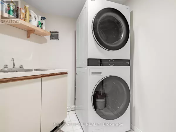 Vaughan (west Woodbridge), ON L4L7G4,100 Arbors LN #209