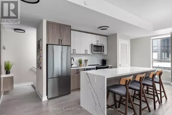 Innisfil, ON L9S0M6,317 Broward WAY #110