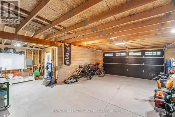 Innisfil, ON L9S2K3,731 PINEGROVE AVENUE