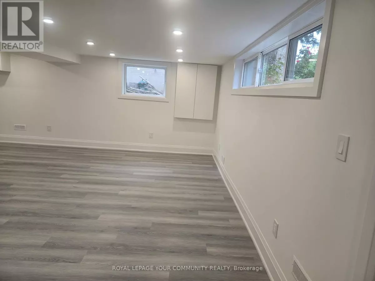 Richmond Hill (crosby), ON L4C2H5,19 BEAVERTON ROAD S