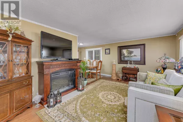 Innisfil, ON L9S1R6,17 WEEPING WILLOW DRIVE