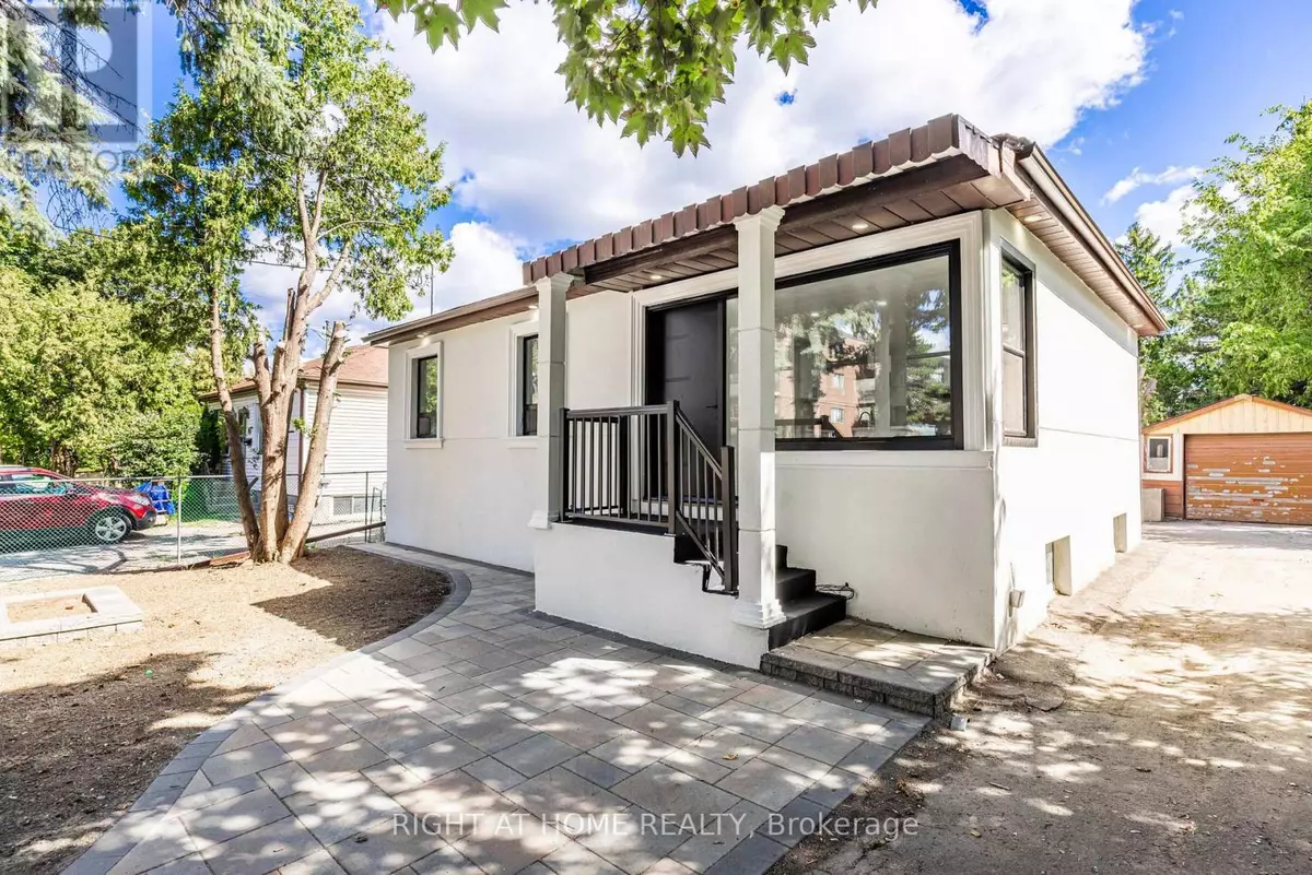 Richmond Hill (harding), ON L4C2C1,225 ESSEX AVENUE