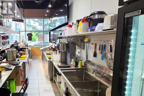 Markham (thornhill), ON L3T0C8,7163 Yonge ST #101