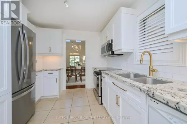 New Tecumseth (alliston), ON L9R1Y8,15 SUNSET BOULEVARD