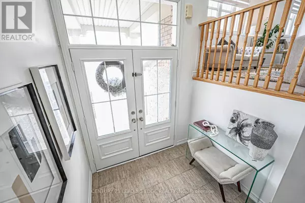 East Gwillimbury (mt Albert), ON L0G1M0,87 RIDGE GATE CRESCENT