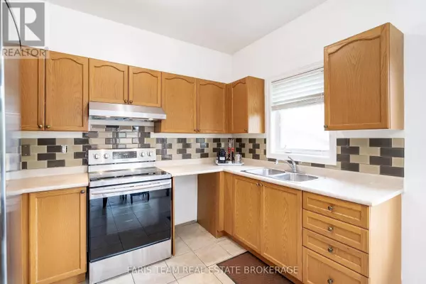 Innisfil (alcona), ON L9S0E5,1244 MARY-LOU STREET