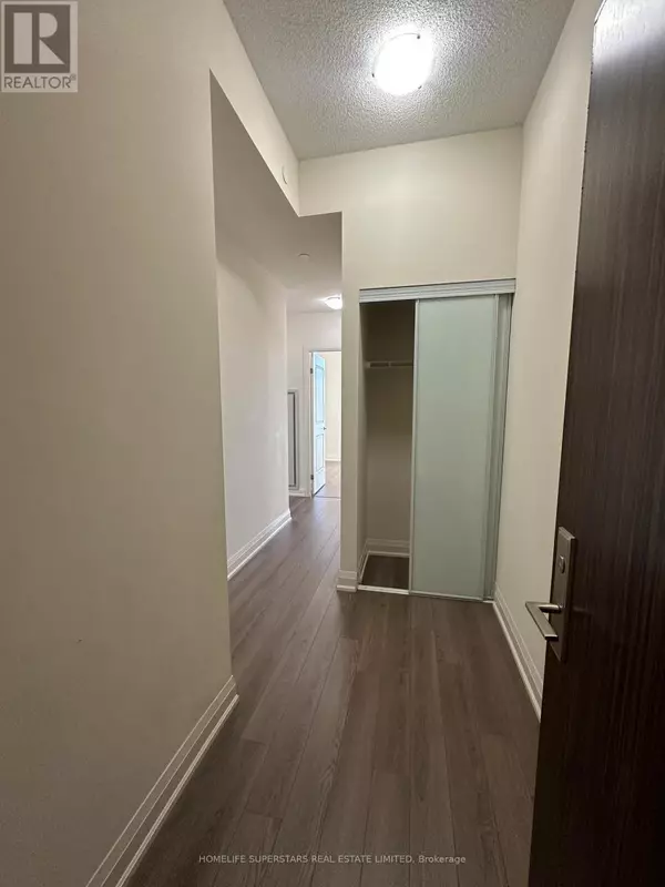 Richmond Hill (doncrest), ON L4B3V1,8763 Bayview AVE #309