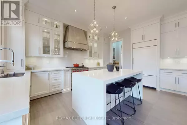 7 COLYTON COURT, Aurora (aurora Grove), ON L4G6Z6