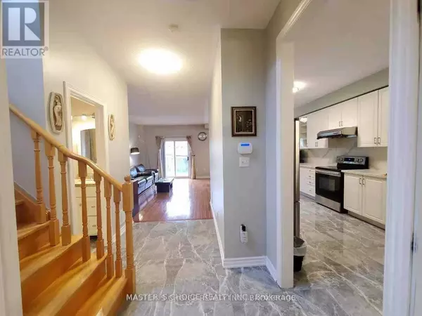 Richmond Hill (rouge Woods), ON L4S1Y6,24 GOLDEN OAK AVENUE