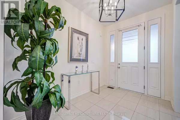 East Gwillimbury (holland Landing), ON L9N0S6,95 BECKETT AVENUE