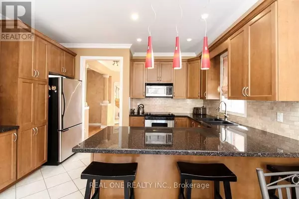 Richmond Hill (jefferson), ON L4E4L8,34 Edelweiss AVE #2 Bedrooms