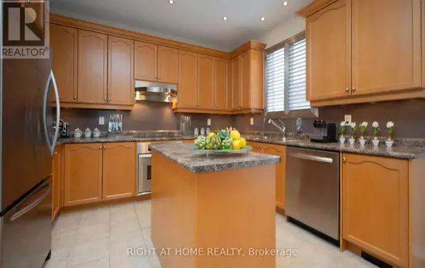 Richmond Hill (oak Ridges), ON L4E4P6,84 VERDI ROAD