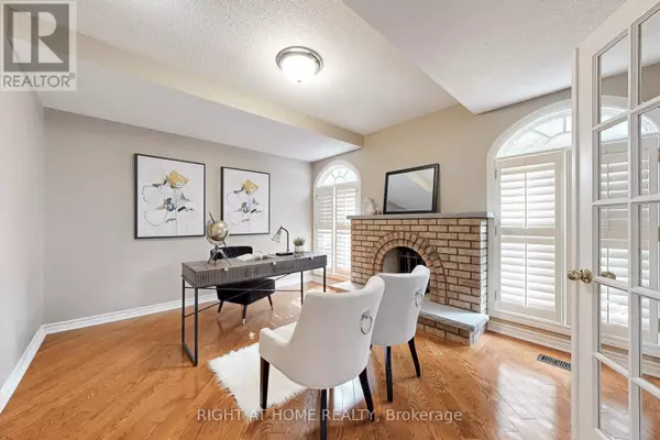 Richmond Hill (bayview Hill), ON L4B2S7,179 STRATHEARN AVENUE