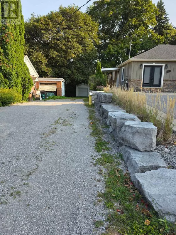 Newmarket (central Newmarket), ON L3Y1G7,LOWER LEVEL - 132 DON MOR DRIVE