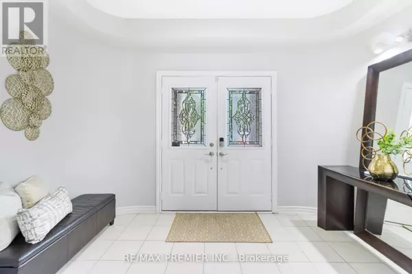 Vaughan (patterson), ON L4J8T5,64 LEAMEADOW ROAD