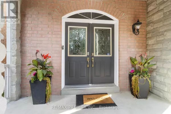 Vaughan (patterson), ON L4J8T5,64 LEAMEADOW ROAD