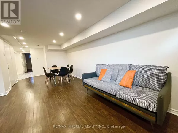 Richmond Hill (crosby), ON L4C3J1,254 Browndale CRES #Bsmt