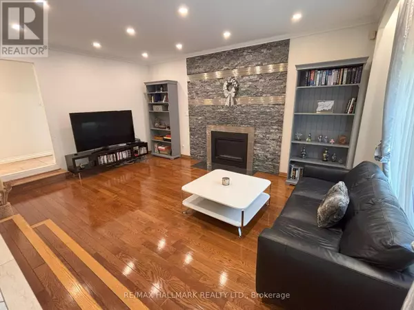 Richmond Hill (south Richvale), ON L4C6Y9,82 WINDERMERE CRESCENT S