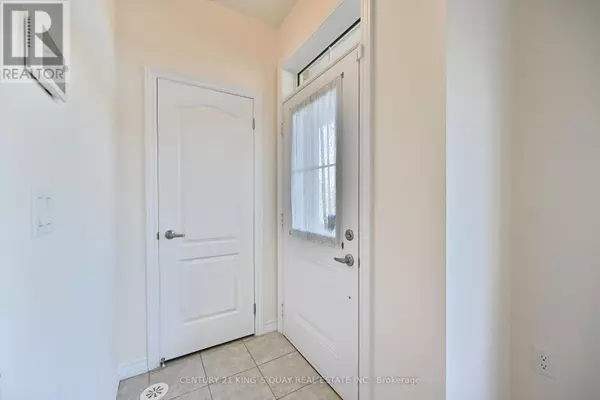 Vaughan (maple), ON L6A5B1,181 Parktree DR #4