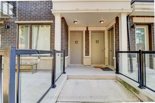 Aurora (aurora Village), ON L4G3G5,200 Alex Gardner CIR #28