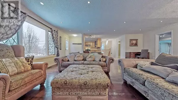 Richmond Hill (harding), ON L4C1P1,249 PALMER AVENUE