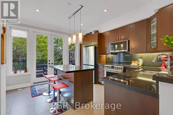 Vaughan (west Woodbridge), ON L4L0C5,117 Powseland CRES #50